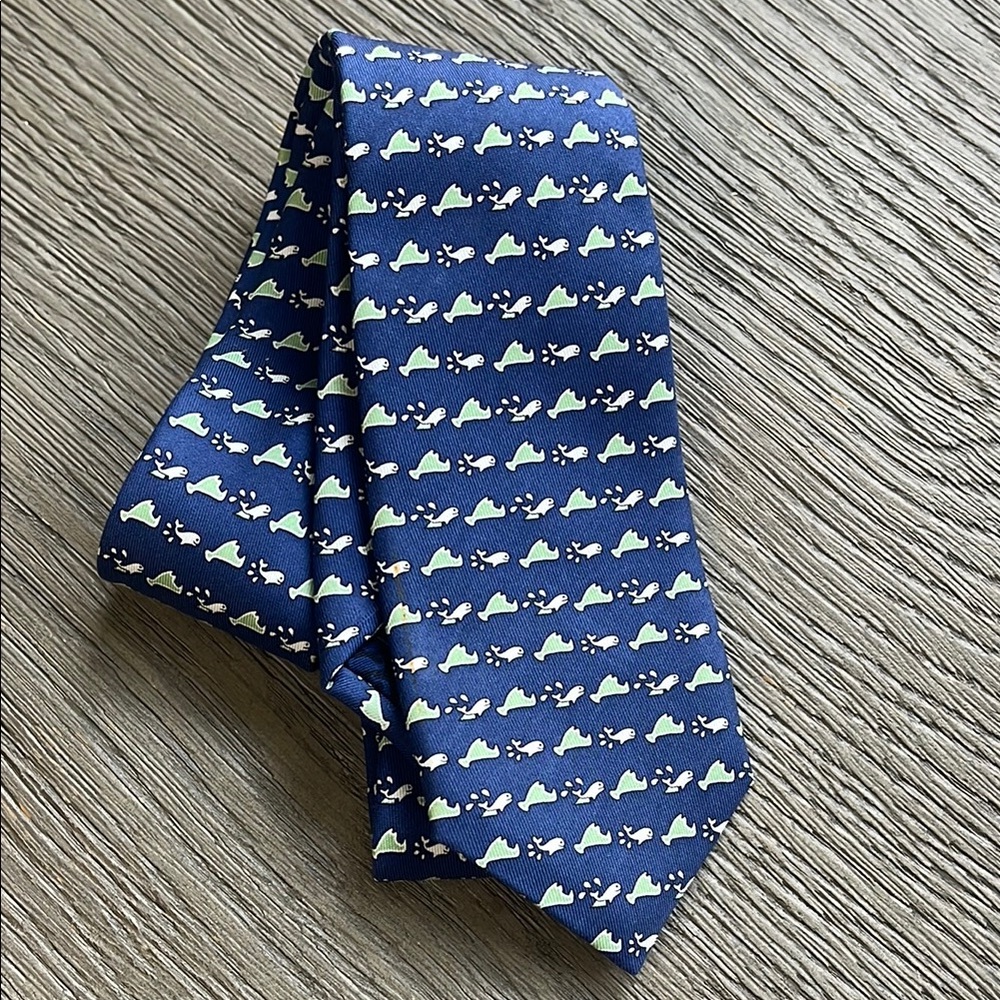 Vineyard Vines Blue Whale Print Tie